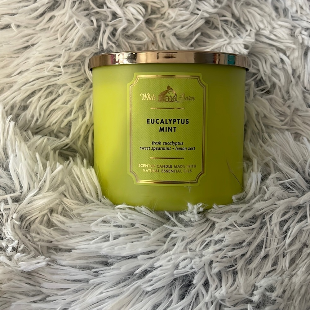 White Barn Candle